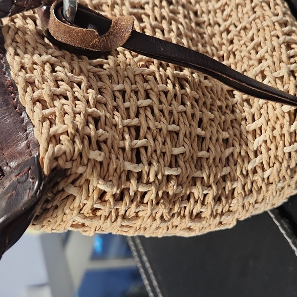 Authentic Brighton straw purse/leather handles - Picture 8 of 10